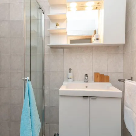 아파트 Superior-apartment Mit Einem Schlafzimmer In Strandnaehe By Interhome *