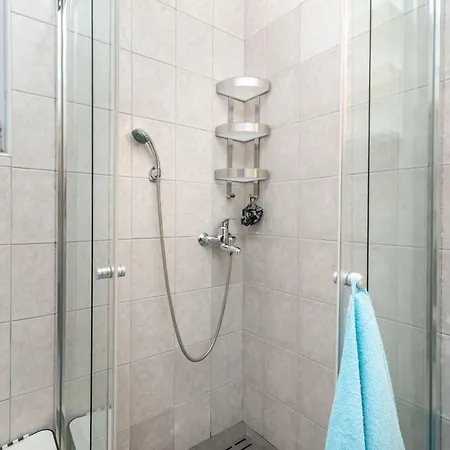 Superior-apartment Mit Einem Schlafzimmer In Strandnaehe By Interhome Apartamento Trogir