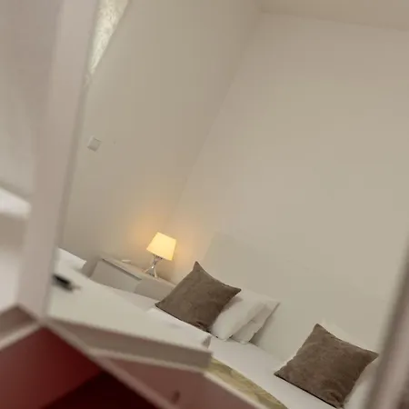 Superior-apartment Mit Einem Schlafzimmer In Strandnaehe By Interhome * 트로기르