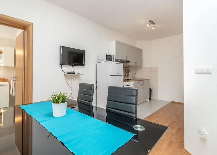 Superior-apartment Mit Einem Schlafzimmer In Strandnaehe By Interhome * Trogir