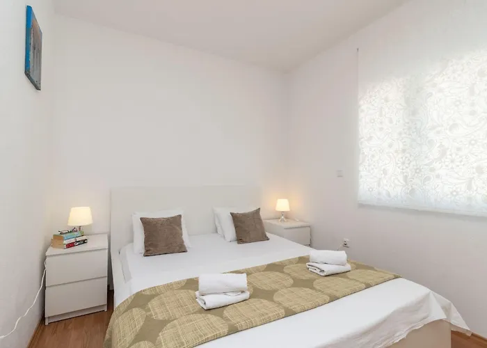 Superior-apartment Mit Einem Schlafzimmer In Strandnaehe By Interhome Apartman Trogir