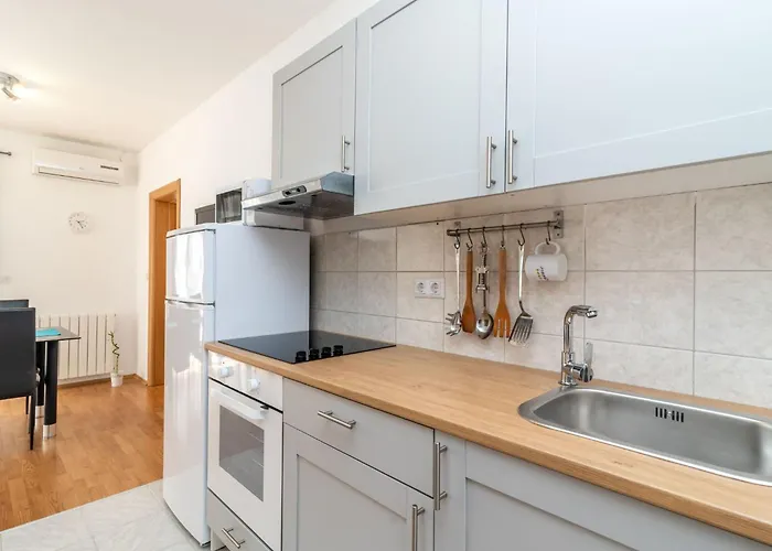Superior-apartment Mit Einem Schlafzimmer In Strandnaehe By Interhome 公寓 特罗吉尔