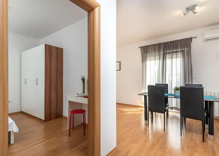 Superior-apartment Mit Einem Schlafzimmer In Strandnaehe By Interhome