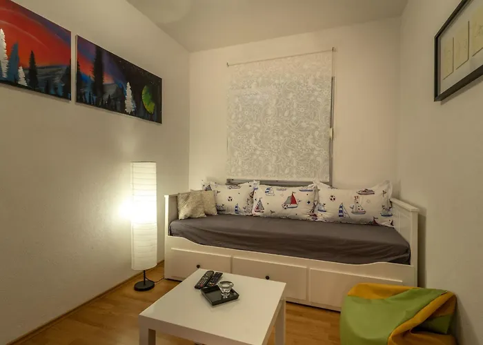 Superior-apartment Mit Einem Schlafzimmer In Strandnaehe By Interhome 特罗吉尔